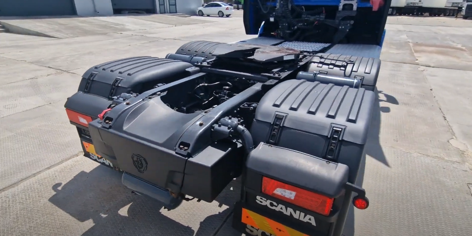 Тягач Scania S450